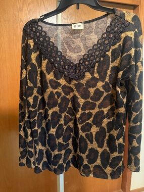 BiBi Black and Gold Metallic Leopard-Print Knit Top